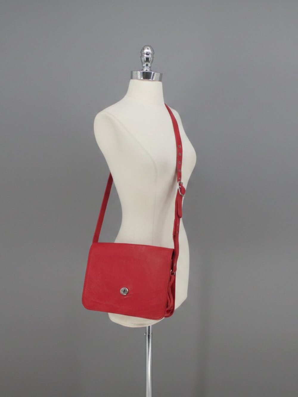 Vintage 70s Red Leather Crossbody / Shoulder Bag Handbag